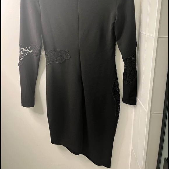 GUESS Lace Cut Out Dress NWT - Picture 2 of 3